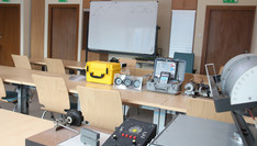 Sala VD-24 (Widok na część stanowisko do wyposażenia pokładowego)